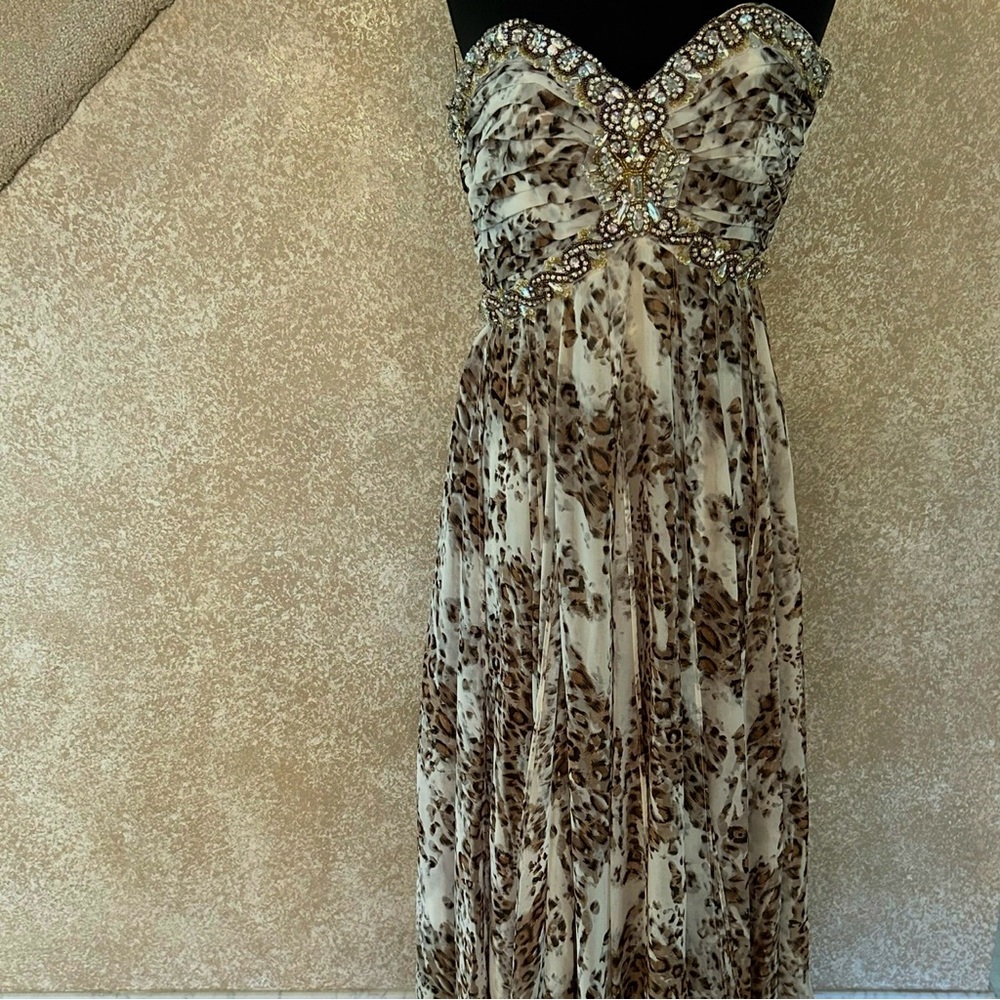 Elegant Leopard Print Strapless Dress